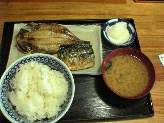 月島のひもの定食 めし屋 トリトンぐらし